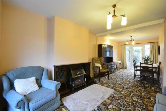 Lounge/Dining Room