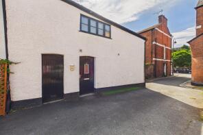 3, Granary Mews, Parliament Street, Crediton EX17 2BJ