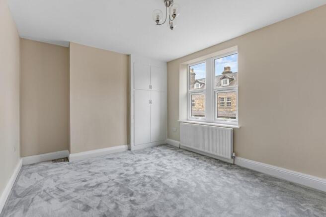 3 bed Terraced for sale Image 9