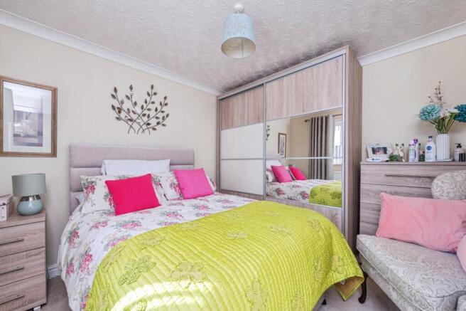 Calder Close, Ossett, West Yorkshire, WF5 photo 4