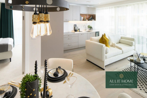 2 Duke Of Wellington Avenue, London, SE18