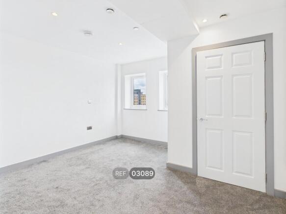 1 bed Apartment to rent Image 11