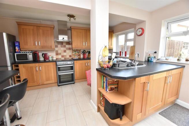 Kitchen Area.jpg