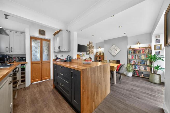 2 Blackbrook Road, Fareham photo 4