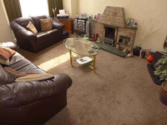 REAR LOUNGE