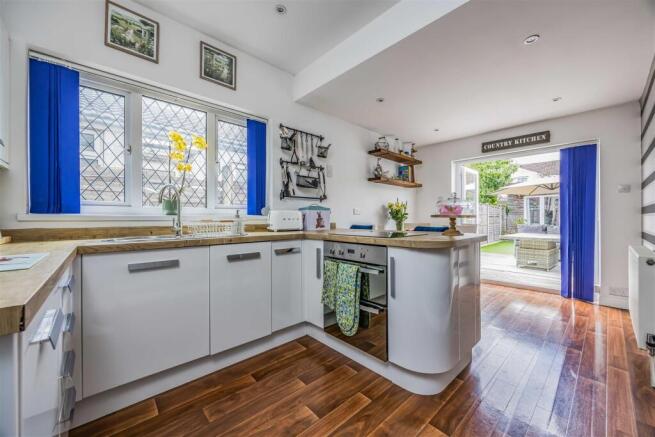 135 Drayton Road, Portsmouth-Small-PorticoMarketin