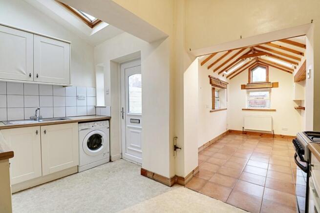 Kitchen (1).jpg