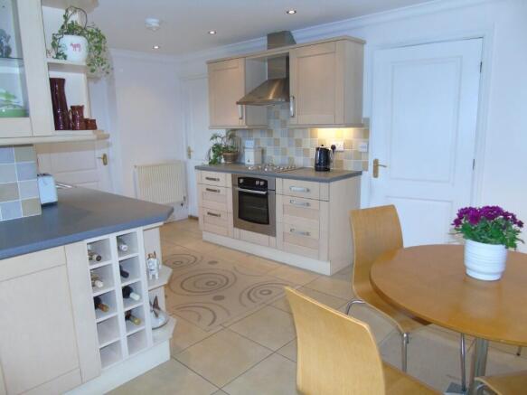 Kitchen / dining