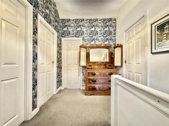 3 bed Terraced for sale Image 10