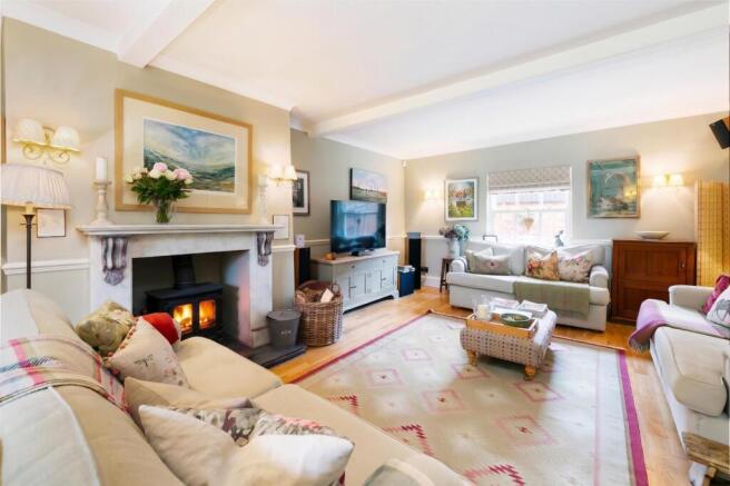 6 bed Detached for sale Image 8