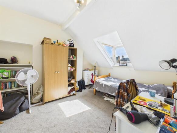 5 bed Terraced for sale Image 9