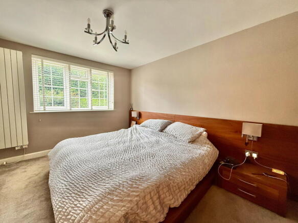 2 bed Flat for sale Image 11