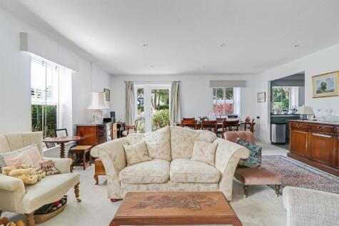 Manor Park Road, Chislehurst, BR7 5FT