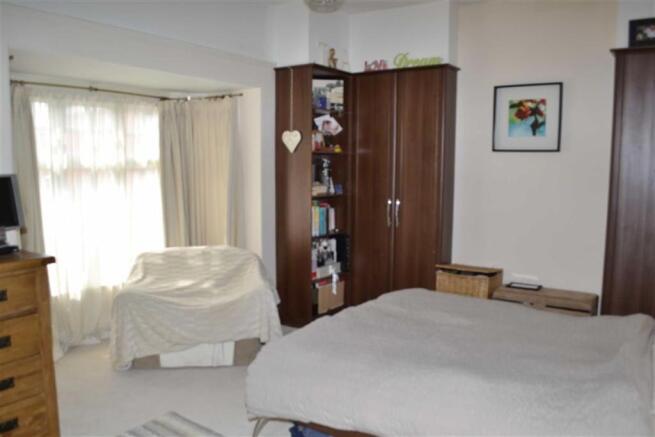BEDROOM 1 (FRONT)