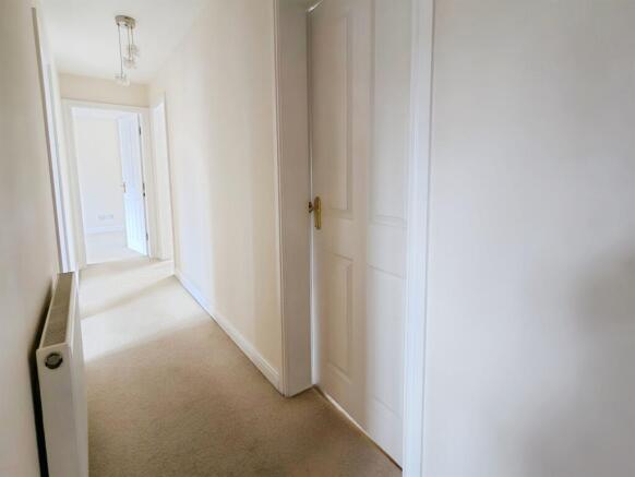 2 bed Apartment for sale Image 8