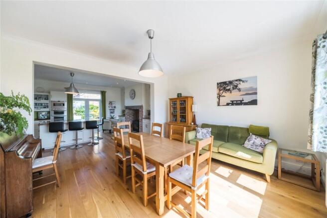 4 bed Detached for sale Image 6