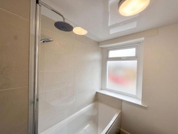 1 bed Terraced to rent Image 4