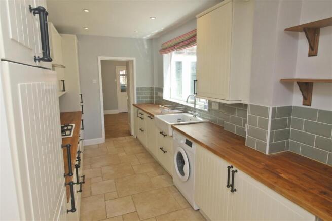 kitchen 2.JPG