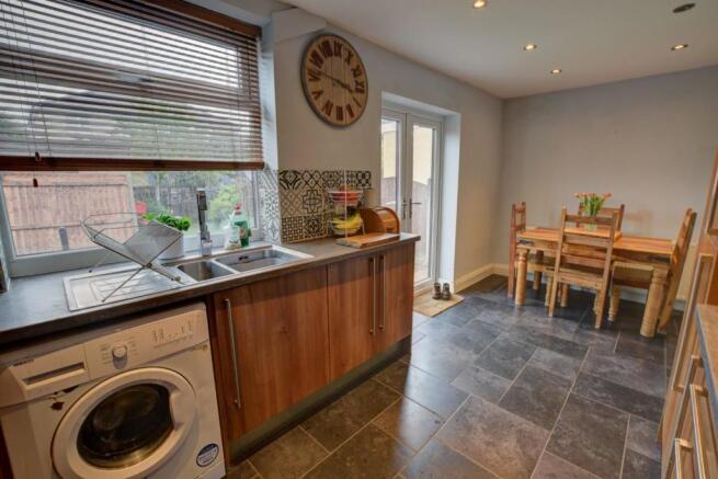 Kitchen 4.jpg