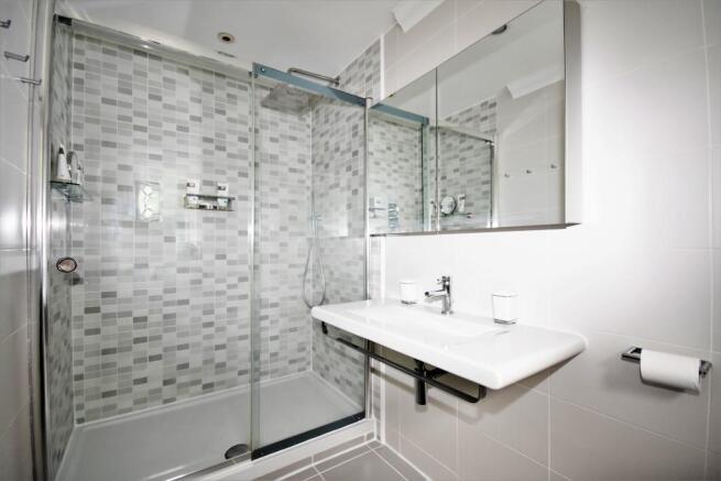Ensuite to Master