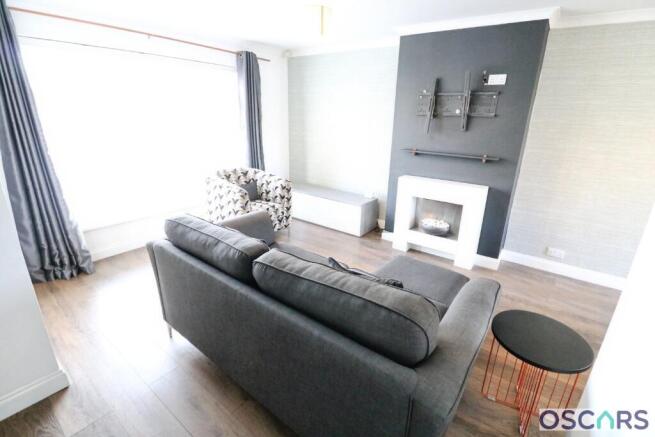 2 bed Terraced to rent Image 4
