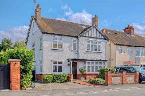 Cedar Avenue West, Chelmsford, CM1