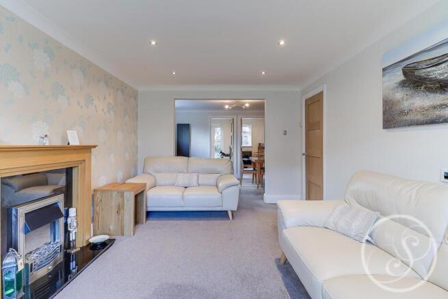 4 bed Detached for sale Image 4