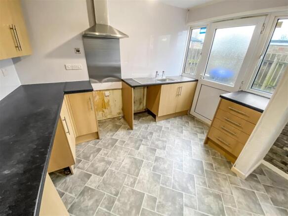 Kitchen (1).jpg