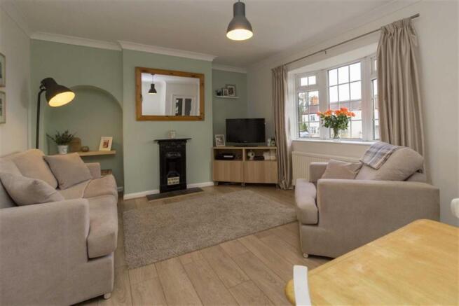 LIVING/DINING ROOM
