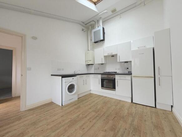 Kitchen 1.jpeg