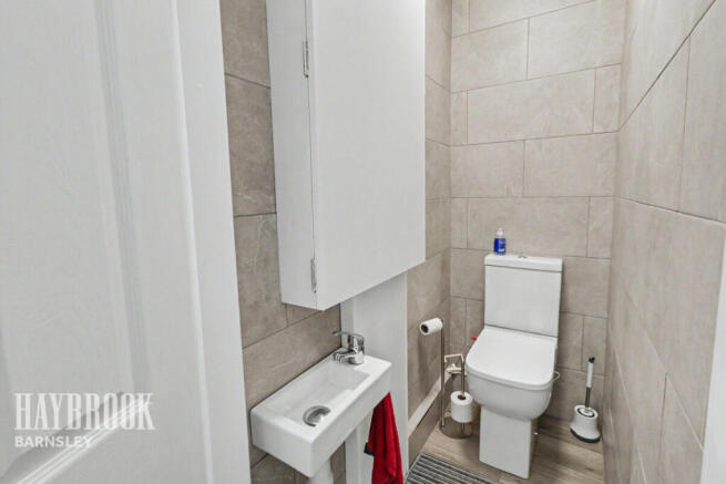 3 bed Semi-Detached for sale Image 8