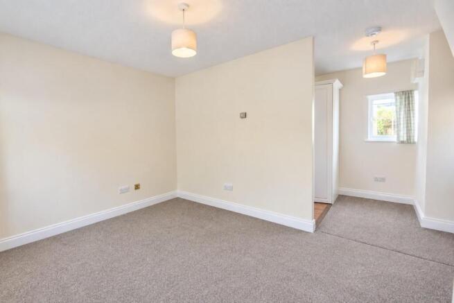 Bedroom 1.jpg