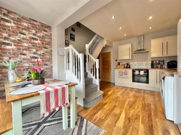 Orchard Street, Willaston, Cheshire photo 4