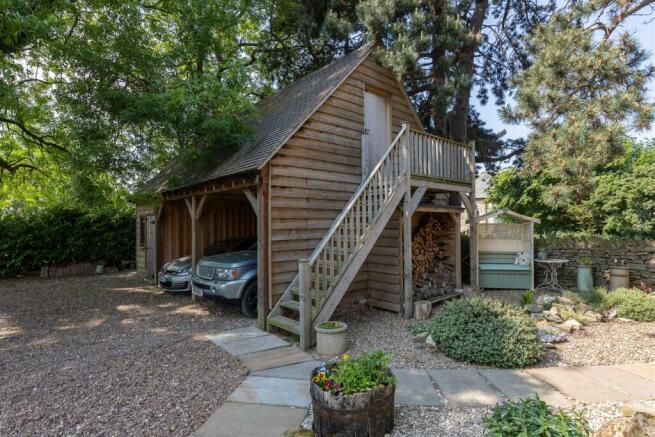 Overfield Lodge External-21.jpg
