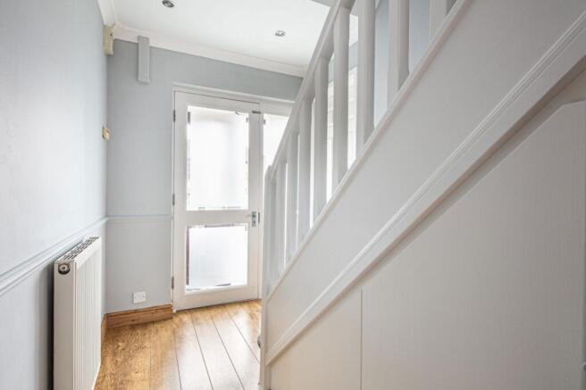 4 bed Semi-Detached to rent Image 6