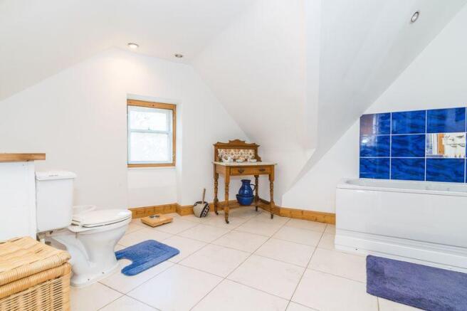 Family Bathroom A