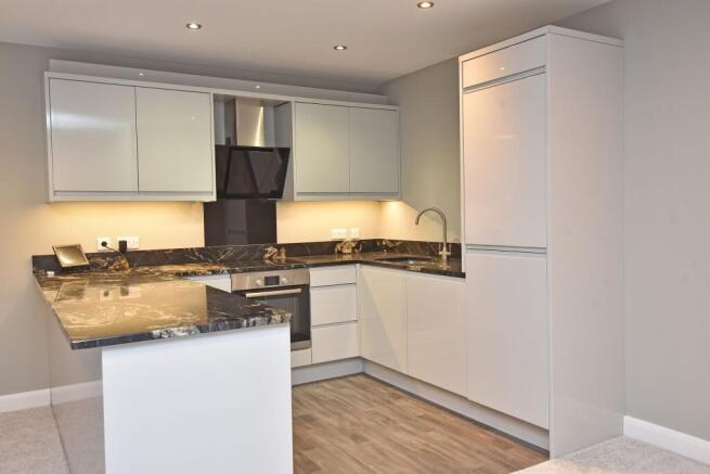 2 bed Flat to rent Image 6