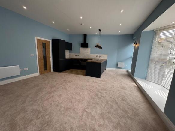 1 bed Apartment to rent Image 4