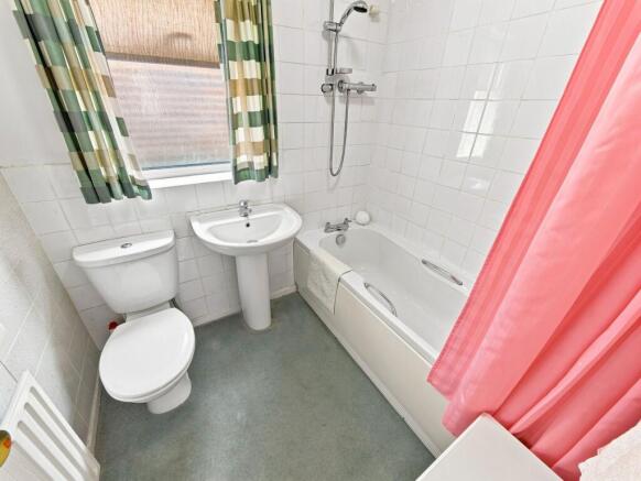 3 bed Detached for sale Image 11