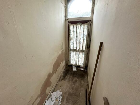 4 bed Block of Apartments for sale Image 12