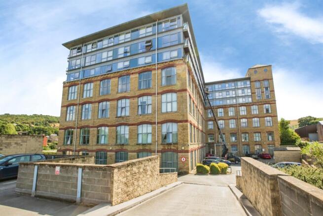 2 bed Apartment for sale Image 12