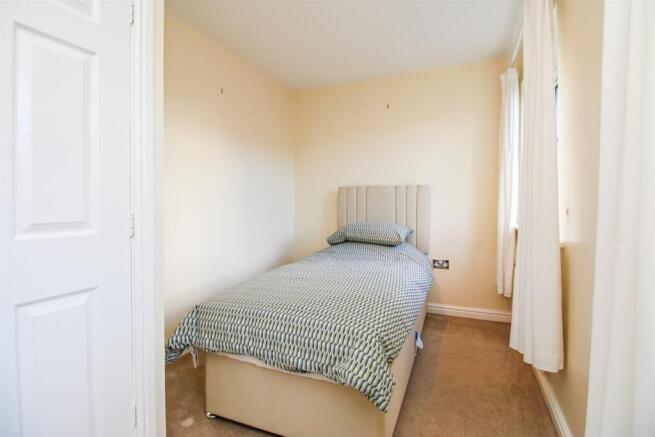 2 bed Town House for sale Image 7