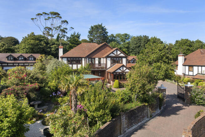 Fo Ghlion, 4 Lucerne Court