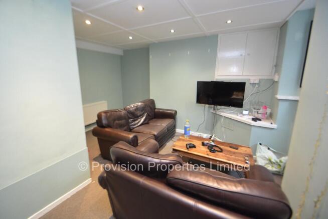 6 bed Terraced to rent Image 6