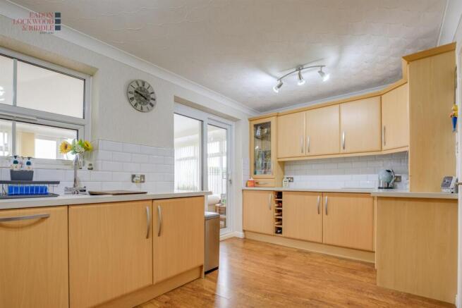 3 bed Detached for sale Image 4