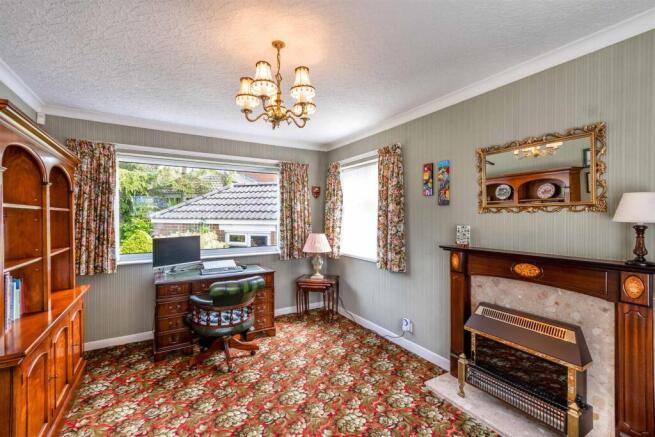 4 bed House for sale Image 8