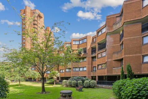 Blantyre Walk,
Worlds End Estate, SW10