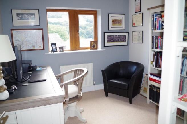 Study/office/bed 5