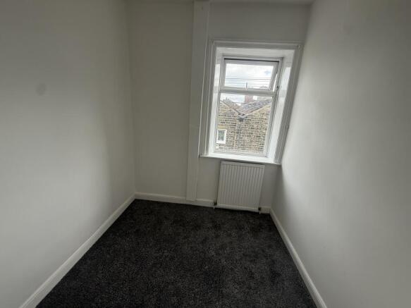 2 bed House to rent Image 10
