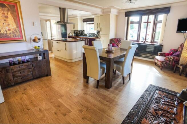 Kitchen/Dining Room